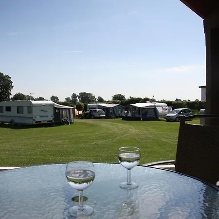 Üdülőközpont Laerkelunden Camping & Cottages *